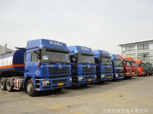 专业油罐车运输 化工液体与油脂物流的安全守护者
